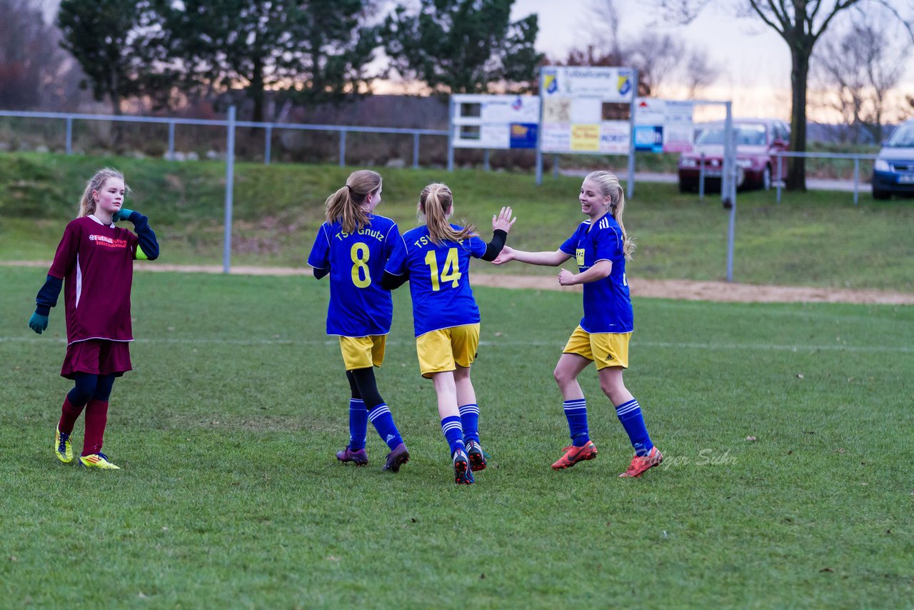 Bild 223 - B-Juniorinnen TSV Gnutz o.W. - SV Henstedt Ulzburg II : Ergebnis: ca. 5:0